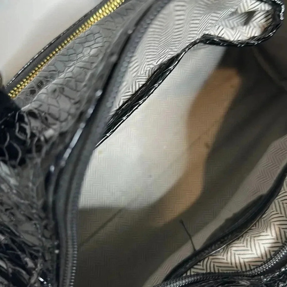 Steve Madden Black Patent Leather Bucket Bag - Picture 11 of 11